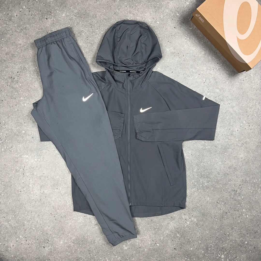 Nike Miller Tracksuit - Grå